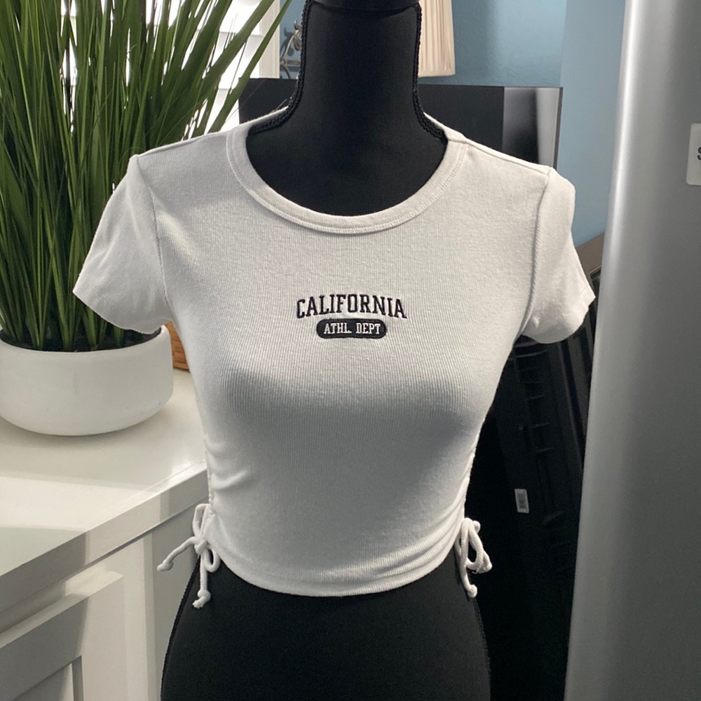 Forever 21 California Ribbed T-shirt, EUC, Size Small
